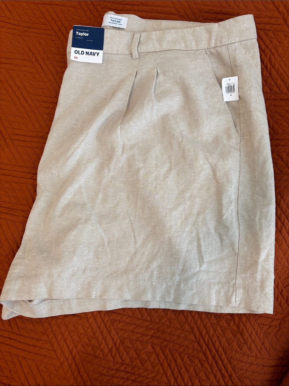 Old Navy Taylor Linen-Blend Shorts in Beige